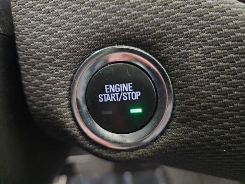Used 2018 Chevrolet Cruze LT w/ Convenience Package FWD image 18