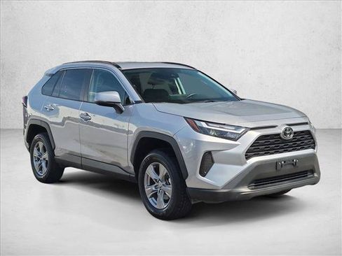 Used 2025 Toyota RAV4 XLE AWD/4WD image 3