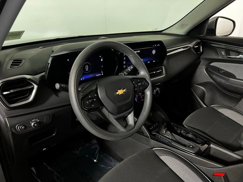 Used 2025 Chevrolet TrailBlazer LT AWD/4WD image 11