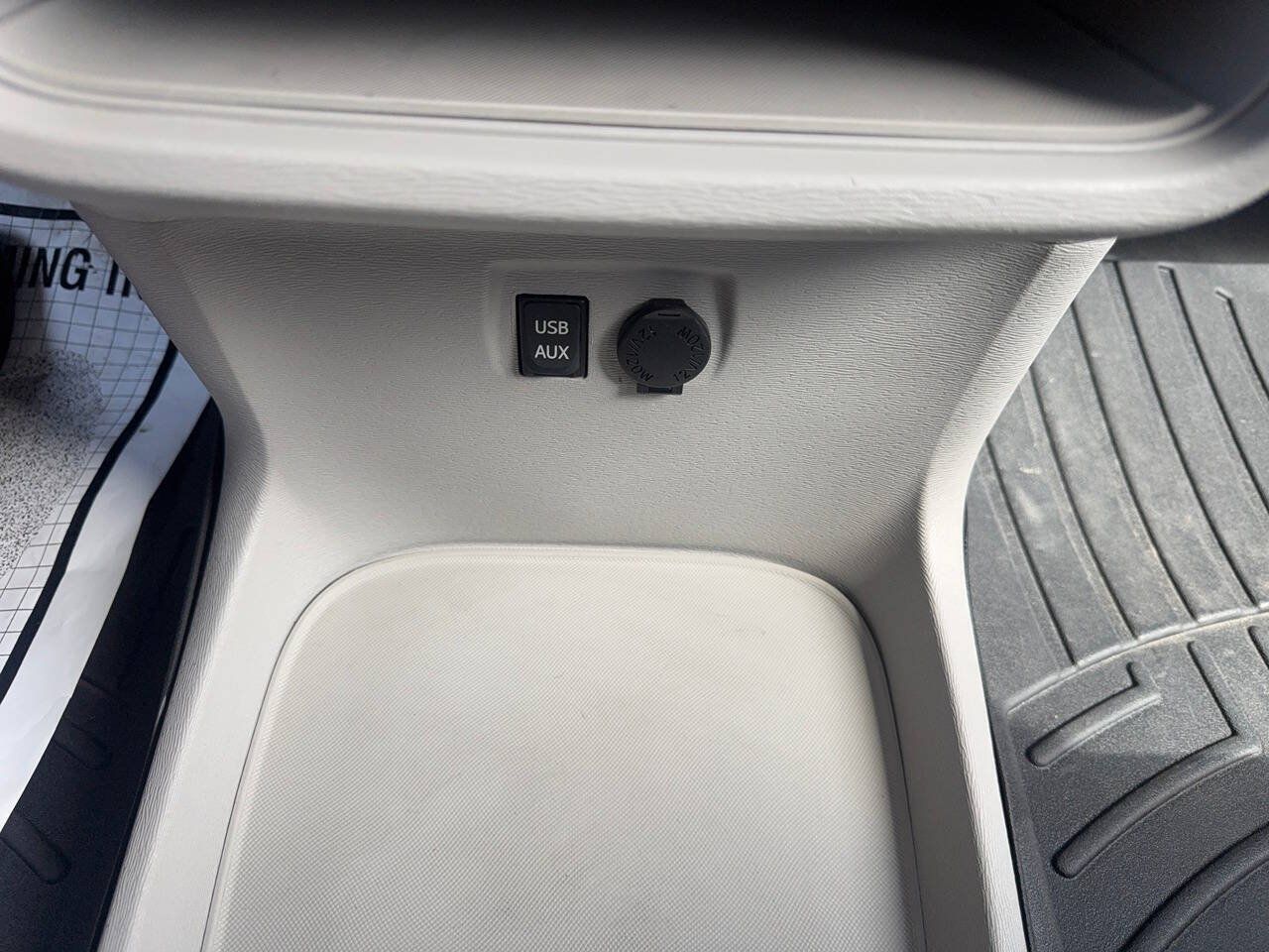 Used 2012 Toyota Sienna LE w/ Towing Pkg FWD image 36