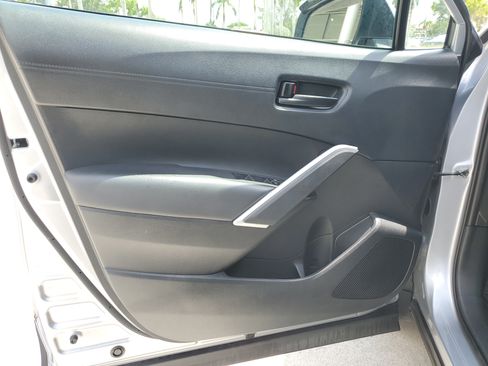 Certified 2024 Toyota Corolla Cross LE FWD image 21