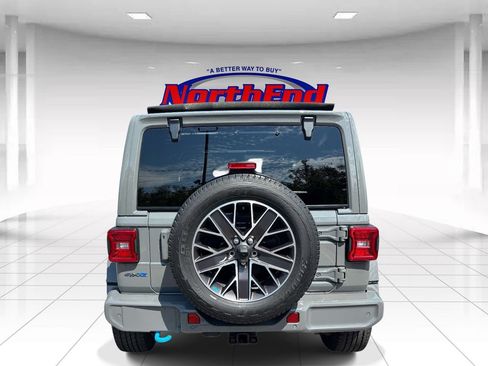 Used 2023 Jeep Wrangler Unlimited Sahara AWD/4WD image 4