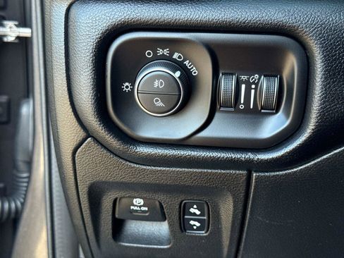 Used 2019 RAM 1500 Laramie image 30