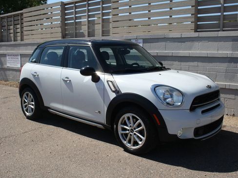 Used 2015 MINI Cooper Countryman S image 2