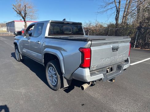 Used 2024 Toyota Tacoma SR5 image 5