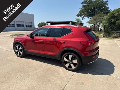 Used 2020 Volvo XC40 T5 Momentum