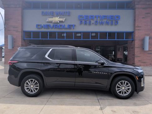 Used 2023 Chevrolet Traverse LT FWD image 9
