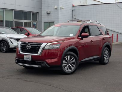 Certified 2022 Nissan Pathfinder SL
