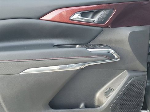 Used 2025 Chevrolet Traverse Z71 w/ Driver Confidence Package image 23