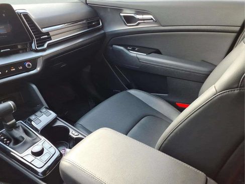 Used 2025 Kia Sportage SX FWD image 12
