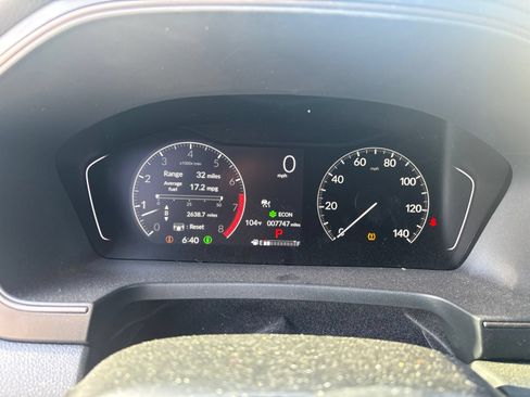 Used 2025 Honda Pilot TrailSport image 13