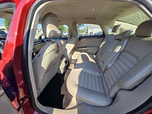 Used 2019 Ford Fusion SEL FWD image 22