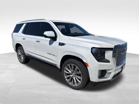 Certified 2021 GMC Yukon Denali w/ Denali Premium Package AWD/4WD image 32