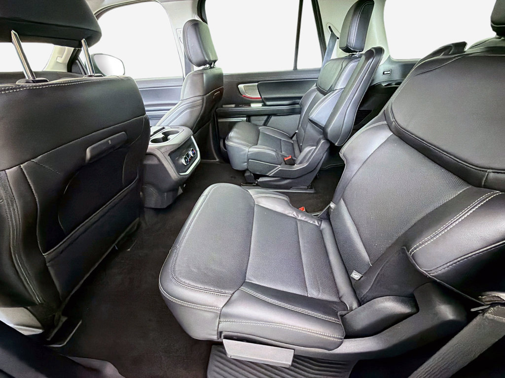 Used 2025 Ford Expedition Platinum AWD/4WD image 31