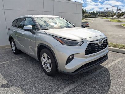 Certified 2022 Toyota Highlander LE