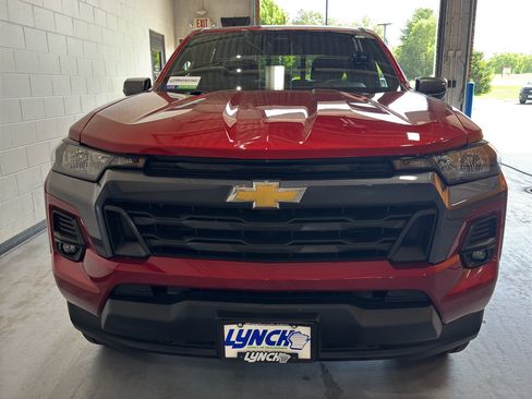 Used 2024 Chevrolet Colorado LT w/ LT Convenience Package II AWD/4WD image 8