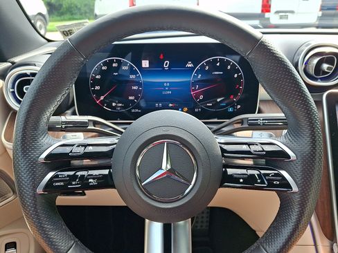 Used 2025 Mercedes-Benz CLE 300 4MATIC Cabriolet image 19