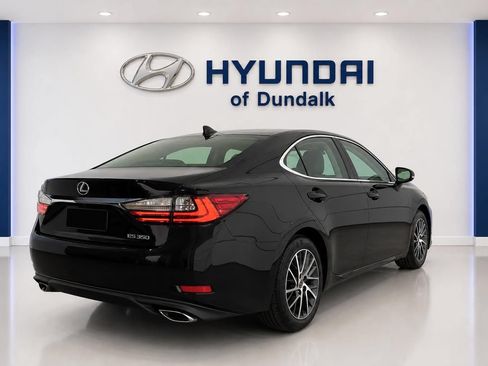 Used 2017 Lexus ES 350 w/ Luxury Package FWD image 4