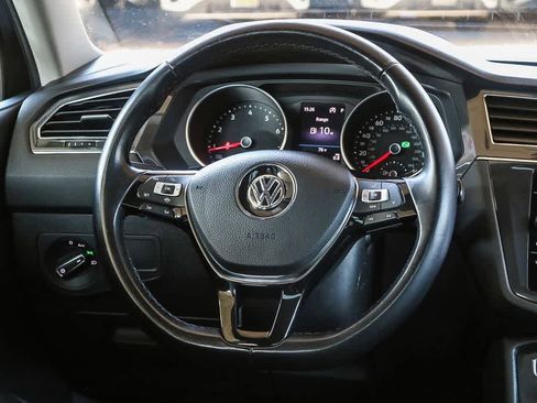 Used 2019 Volkswagen Tiguan SE w/ Panoramic Sunroof Package AWD/4WD image 17