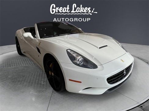 Used 2014 Ferrari California image 7