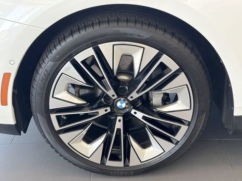 Used 2025 BMW 530i RWD image 8
