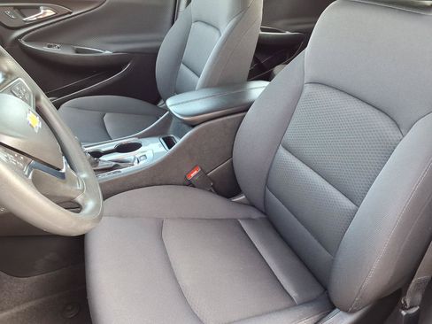 Used 2025 Chevrolet Malibu LT FWD image 3