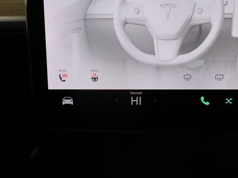 Used 2022 Tesla Model Y Long Range image 44