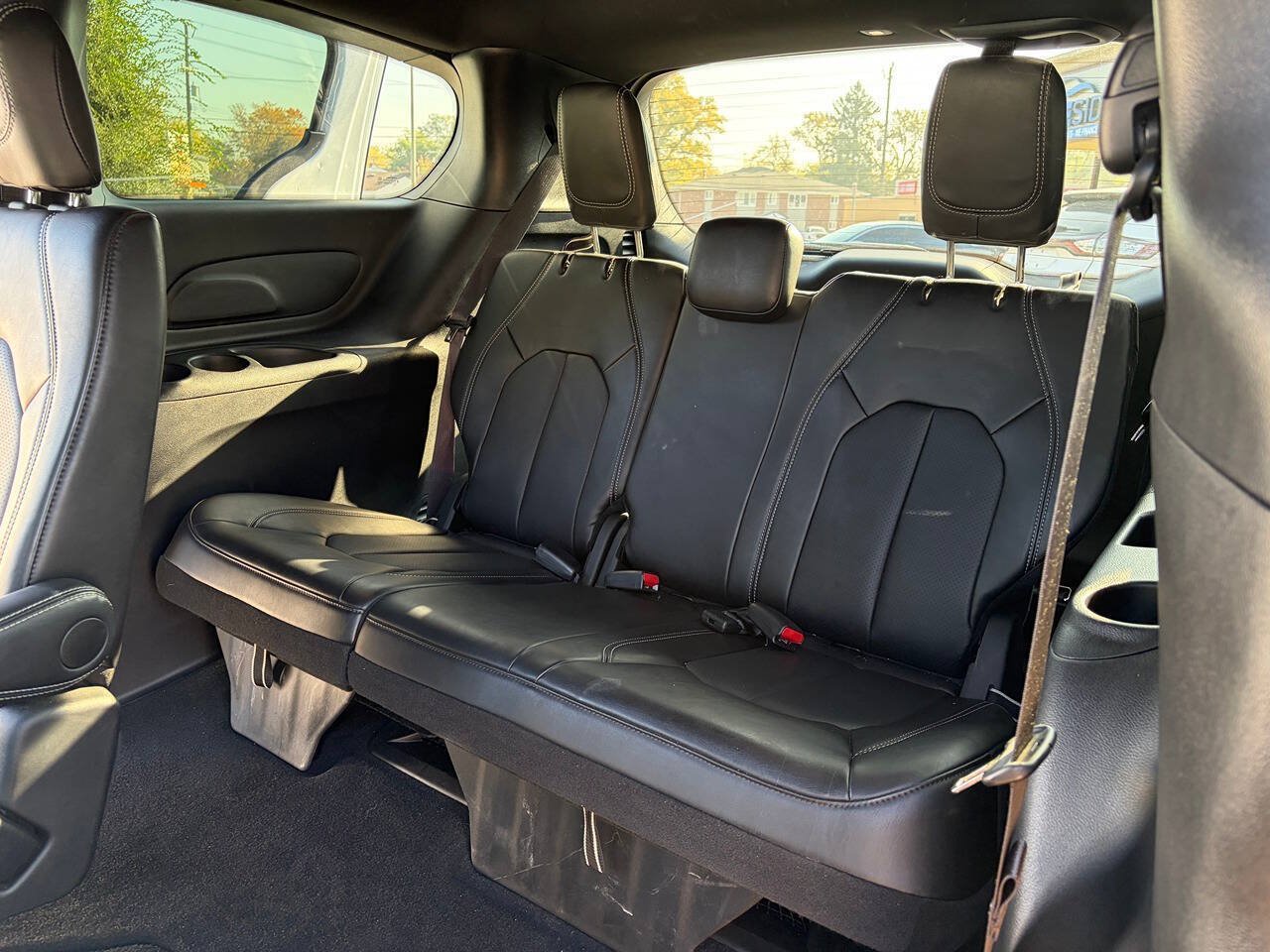 Used 2026 Chrysler Pacifica Select FWD image 16
