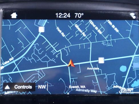 Used 2018 Ford Focus Titanium w/ Titanium Technology Package FWD image 17