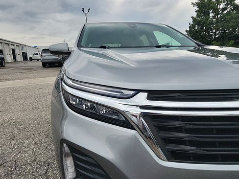 Used 2023 Chevrolet Equinox LT w/ Driver Convenience Package FWD image 9