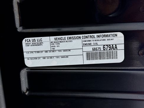 Used 2025 Jeep Grand Cherokee Limited image 21