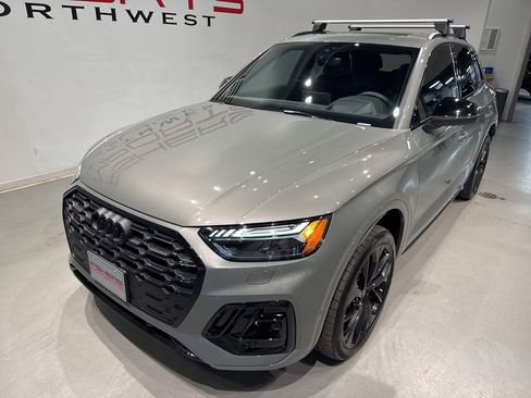 Used 2025 Audi SQ5 Prestige image 9