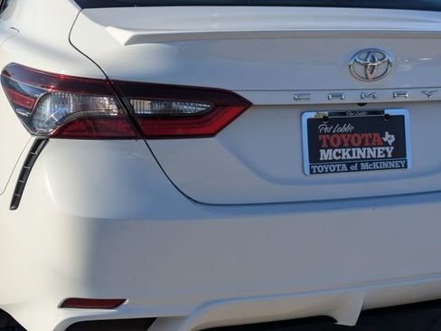 Used 2024 Toyota Camry SE image 9