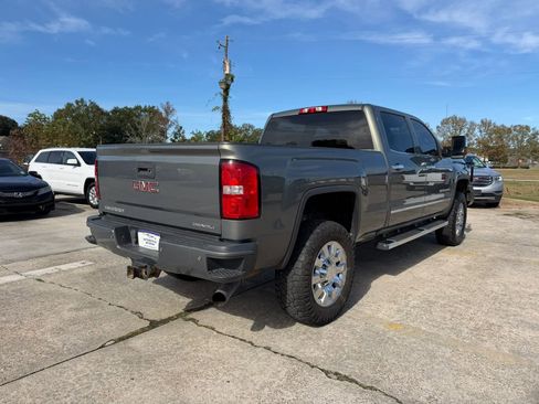 Used 2017 GMC Sierra 2500 Denali w/ Duramax Plus Package AWD/4WD image 5