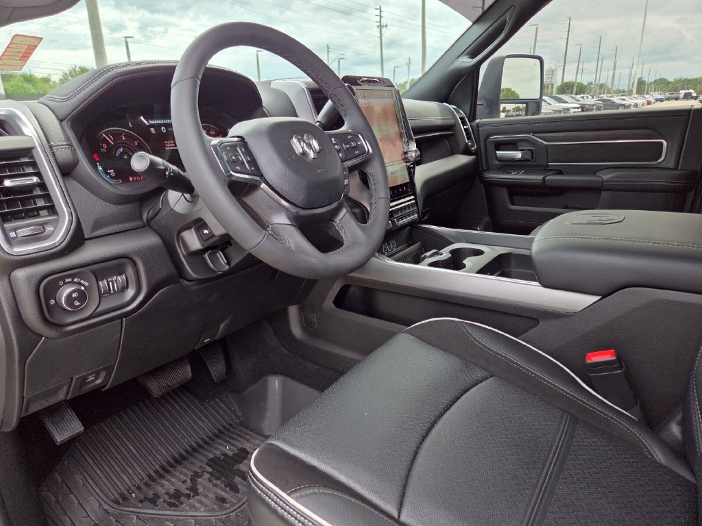 Used 2026 RAM 3500 Laramie w/ Towing Technology Group AWD/4WD image 29