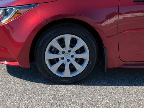 Used 2022 Toyota Corolla LE image 19