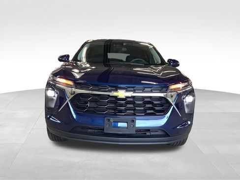 Used 2024 Chevrolet Trax LS w/ LS Convenience Package FWD image 5