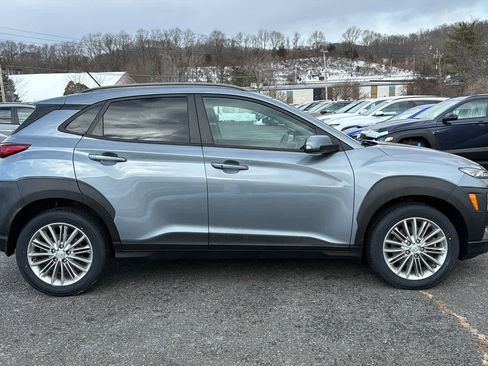 Used 2021 Hyundai Kona SEL w/ Winter Weather Package image 2