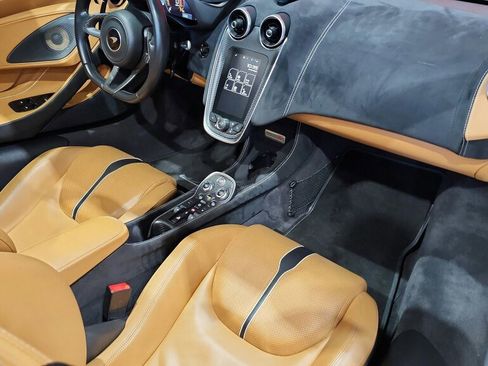 Used 2019 McLaren 570S Spider RWD image 26