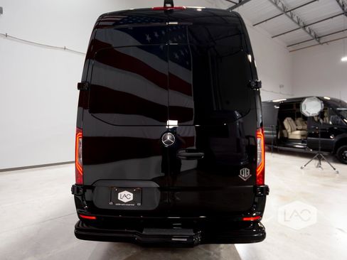 Used 2024 Mercedes-Benz Sprinter 3500 image 31