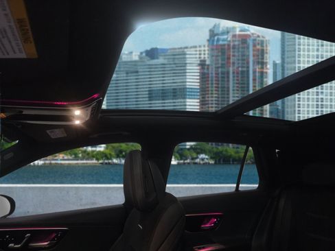 Used 2024 Mercedes-Benz GLC 43 AMG 4MATIC image 19