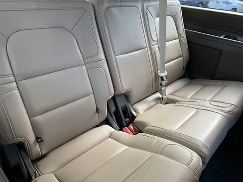 Certified 2024 Lincoln Navigator Reserve AWD/4WD image 17