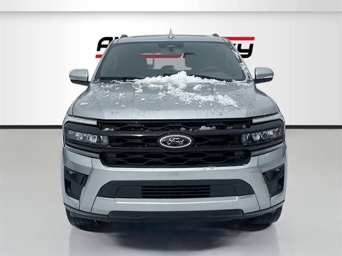 Used 2024 Ford Expedition Limited image 2