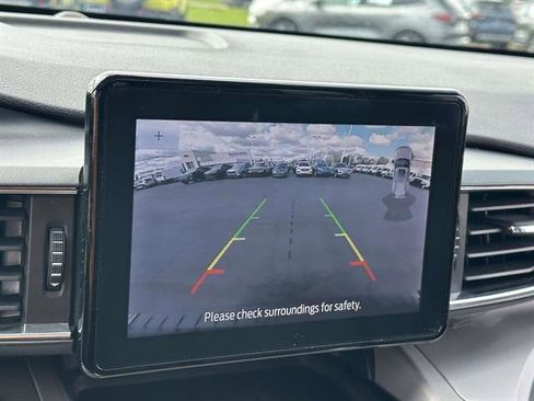 Used 2023 Ford Explorer XLT w/ Equipment Group 202A AWD/4WD image 21