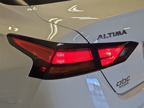 Used 2025 Nissan Altima 2.5 S image 33
