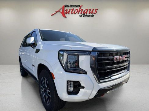 Used 2024 GMC Yukon AT4 w/ Technology Package AWD/4WD image 2