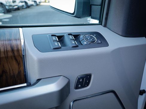 Used 2018 Ford F150 Lariat w/ Equipment Group 502A Luxury image 18