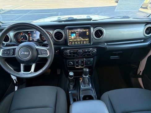 Used 2023 Jeep Wrangler Sahara image 29