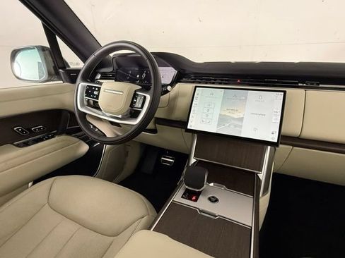 Certified 2026 Land Rover Range Rover SE AWD/4WD image 17
