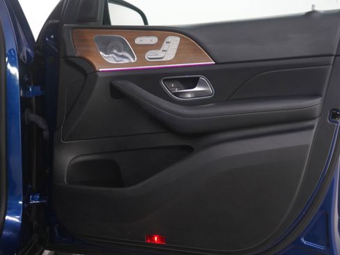 Used 2021 Mercedes-Benz GLS 580 4MATIC image 9